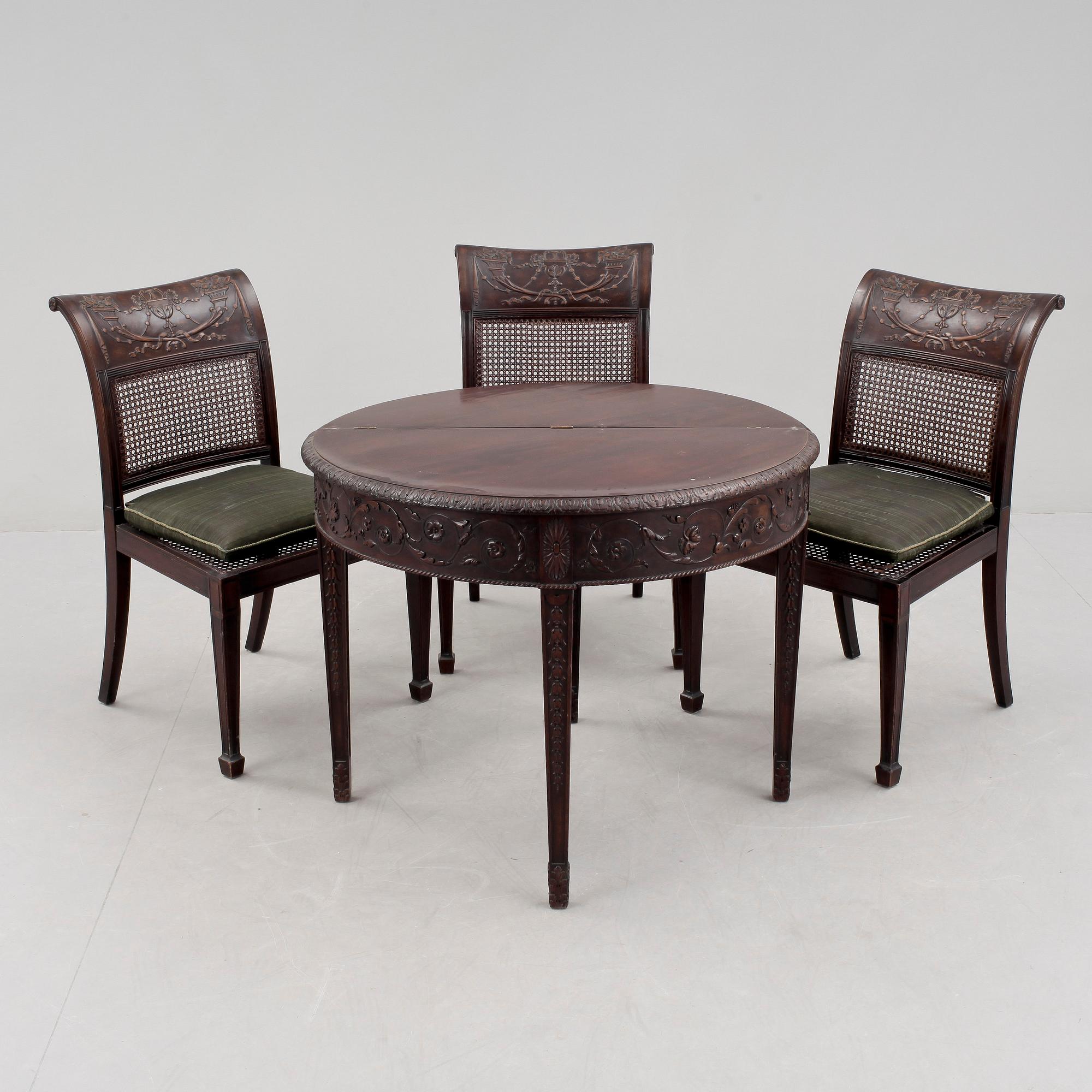 BORD samt STOLAR, 4 delar, troligen Nordiska Kompaniet, 1920-tal.