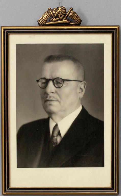 FOTOGRAFIER, 6 st, Finlands Presidenter 1919-1956,  sign. bl. a. Ateljé Apollo, Ateljé Tenhovaara.