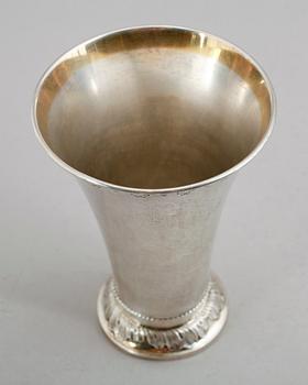 BÄGARE, silver, GAB, Stockholm 1909. Vikt ca 263 gram.