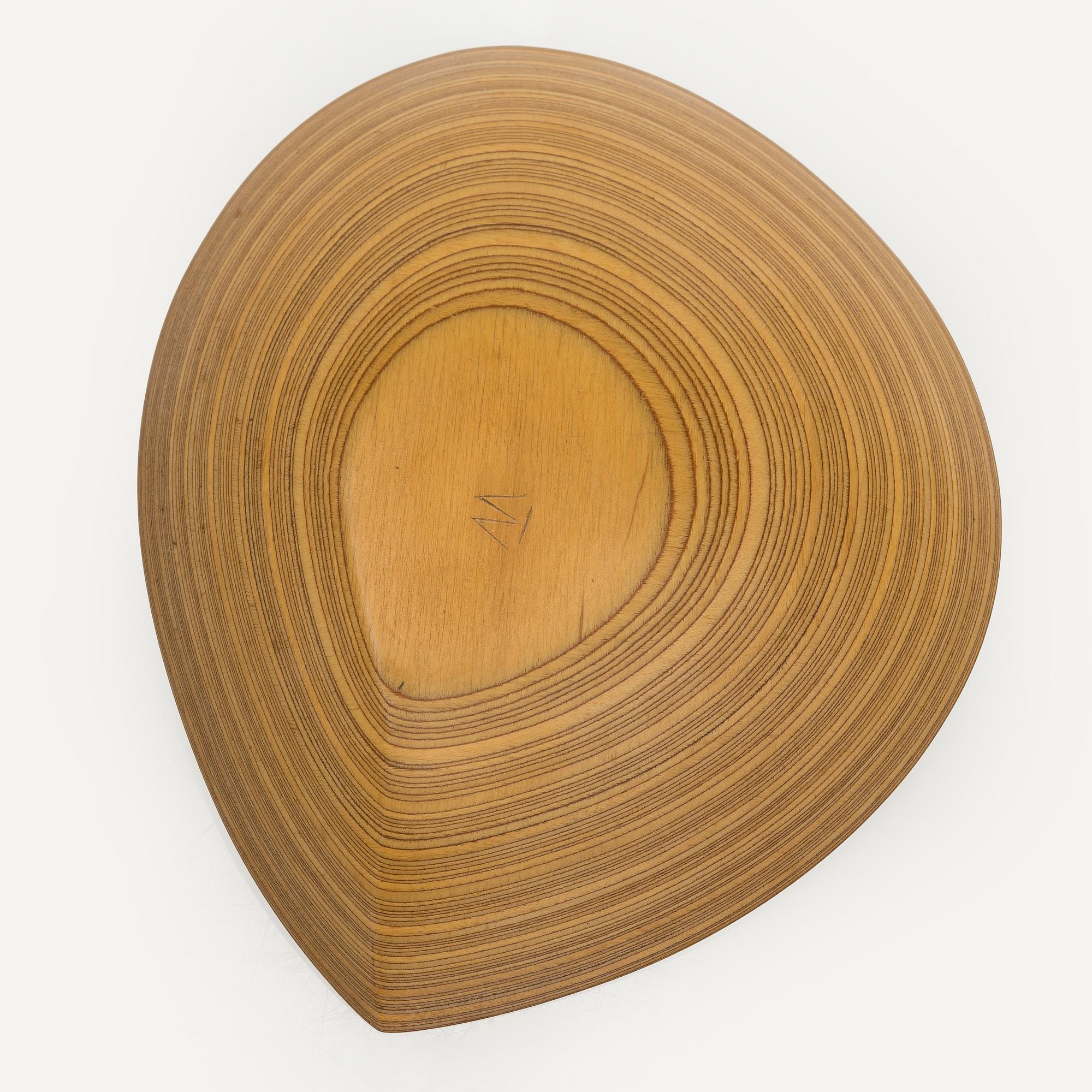 Tapio Wirkkala, vanerivati, signeerattu TW.