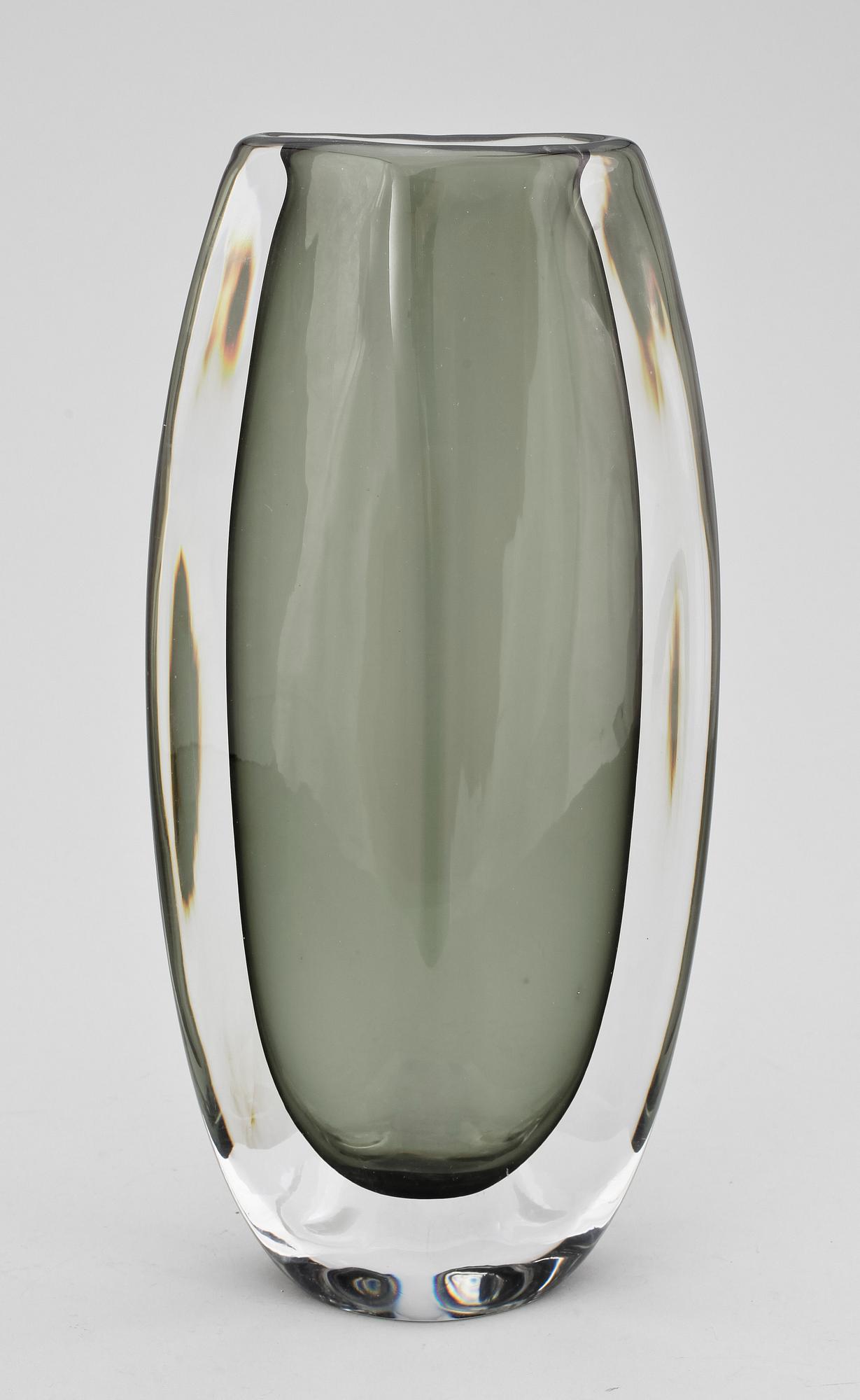 VAS, glas, Nils Landberg, Orrefors. Sign.