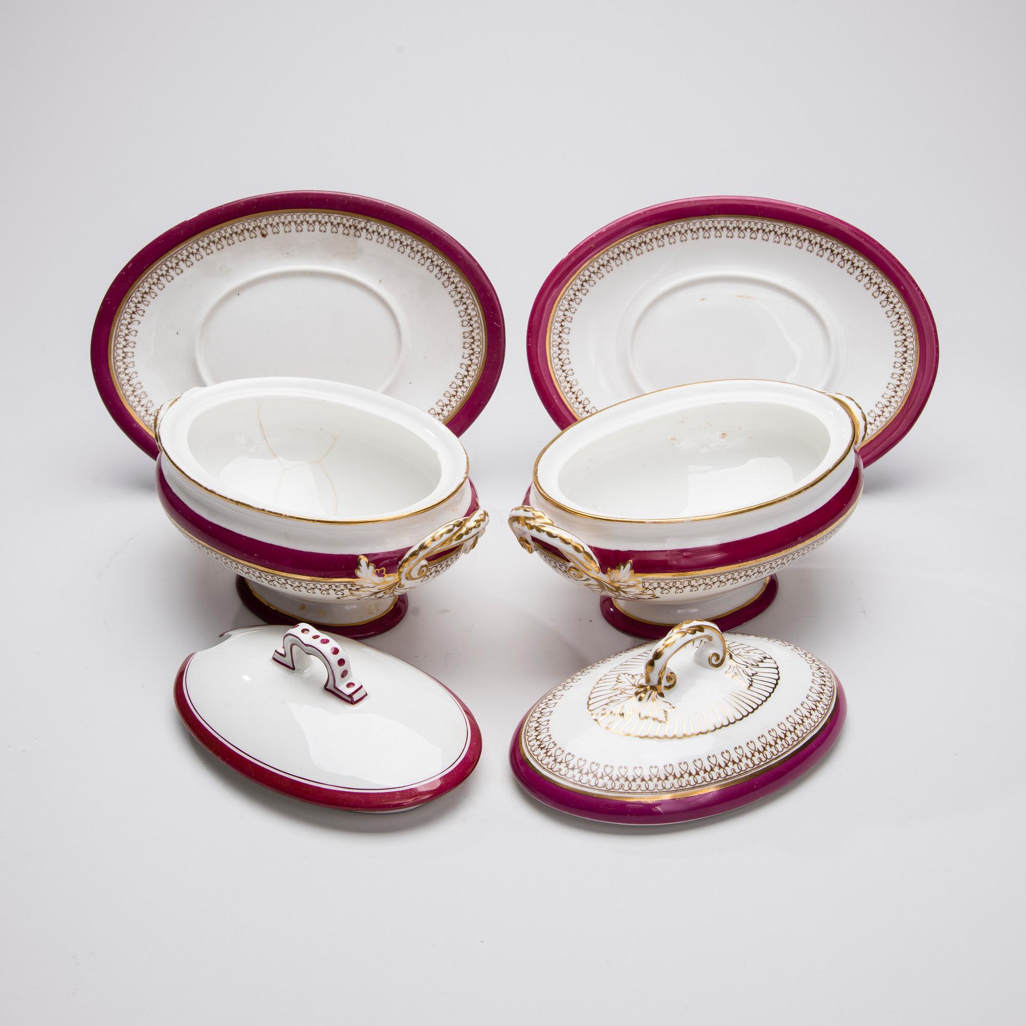 SERVIS, 34 delar, porslin, England, 1870-tal.