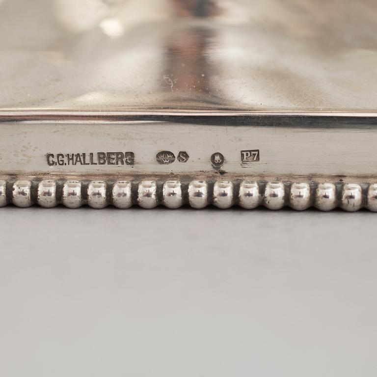 SKÅL, silver med glasinsats, CG Hallberg, Stockholm, 1917. Vikt 641 g (exkl. glasinsats).