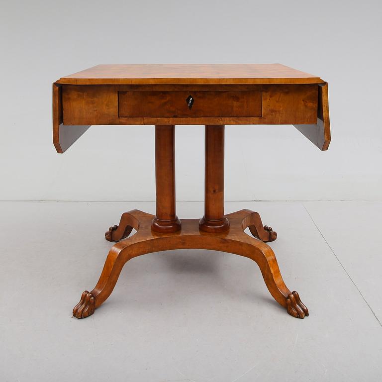 KLAFFBORD, Karl Johanstil, omkring år 1900.
