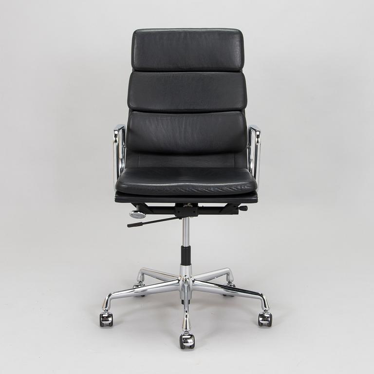 Charles & Ray Eames, a 21st-century "Soft Pad Chair EA 219, high backrest" office chair, Vitra.