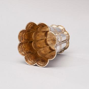 MARGARETABÄGARE, sterling silver, A. Michelsen, Köpenhamn. Svenska kontrollstämplar 1951. Vikt 244,6 g.