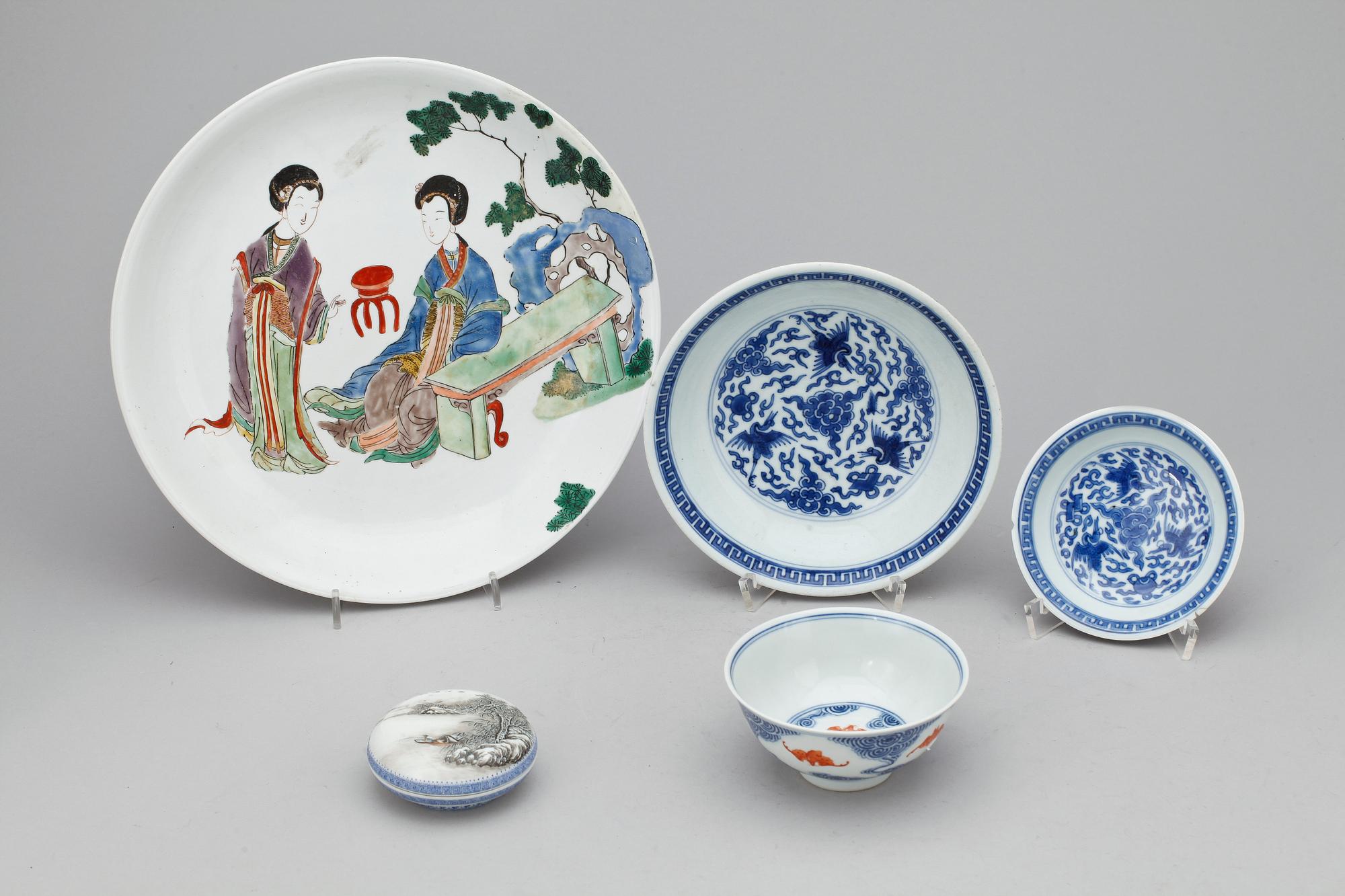 DIVERSE PORSLIN, 5 delar, Kina. 1800 samt 1900-tal.