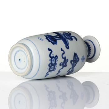 A blue and white roleau vase, Qing dynasty, Kangxi (1662-1722).