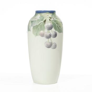 Georg Asplund, vase, porcelain, Art Nouveau, Rörstrand, circa 1900.