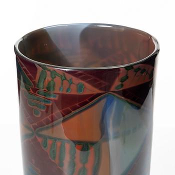 Eva Englund, vase, graal, Orrefors 1990.