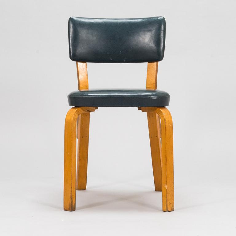 Alvar Aalto, A chair model 63 by O.Y. Huonekalu- ja Rakennustyötehdas A.B. Mid-20th century.