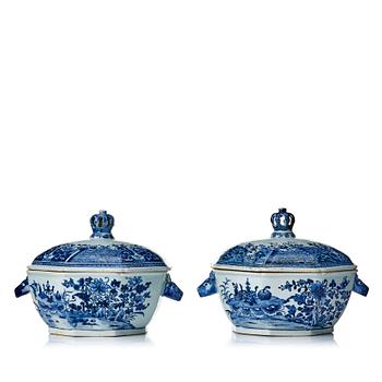 904. A pair of blue and white tureens, Qing dynasty, Qianlong (1736-95).