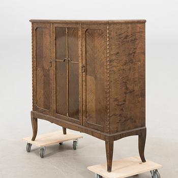 Cabinet 1920s.