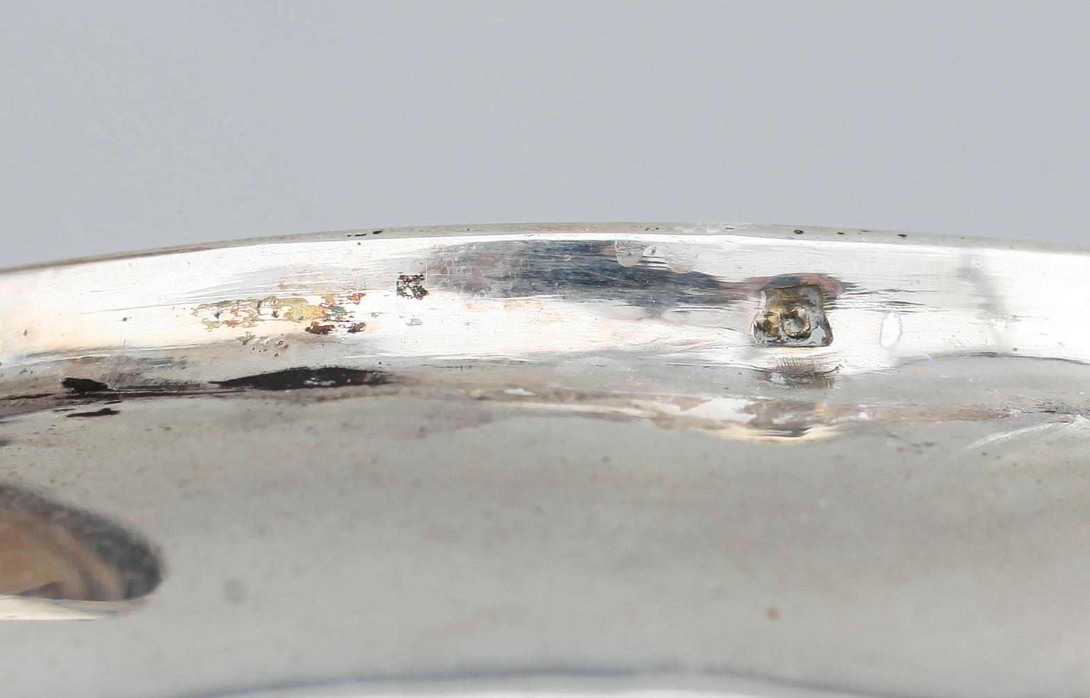 SOCKERSKRIN, silver, 1900-talets första hälft. Vikt ca 231 g.
