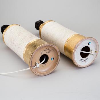 BORDSLAMPOR, 2 stycken, chamotterat lergods. Bitossi, Italien, 1960-70-tal.