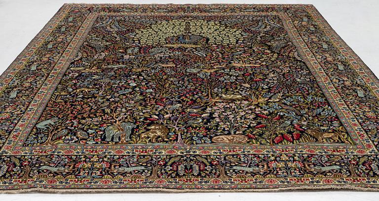 Matta, Kirman, ca 390 x 290 cm.