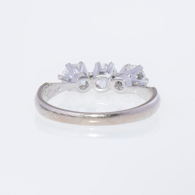 RING, 18K vitguld, briljantslipade diamanter. Westerback 1981. Vikt ca 2,8 g.