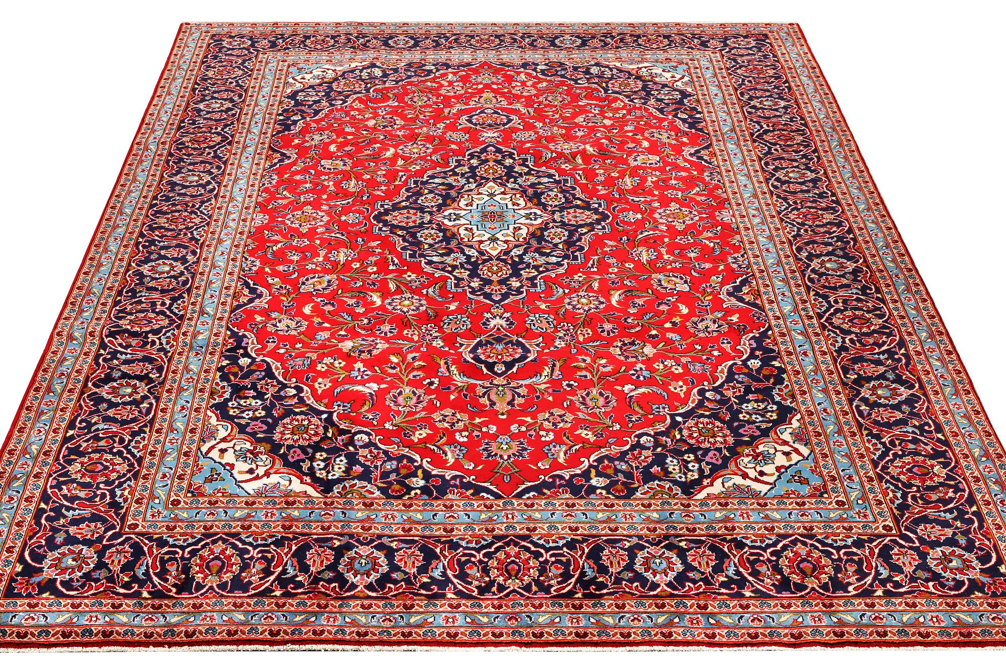 A Keshan carpet, c. 372 x 247 cm.