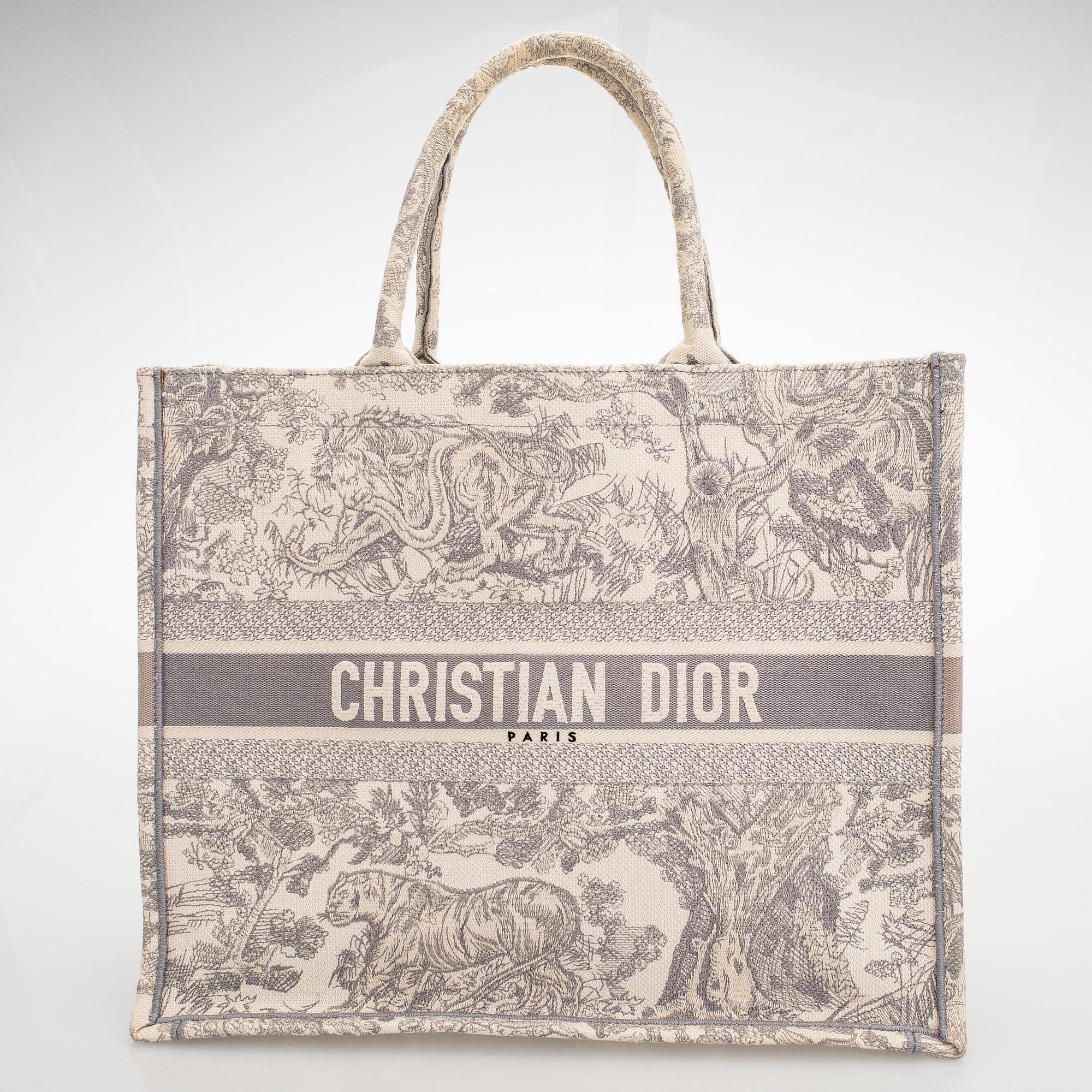 Christian Dior Book Tote bag. Bukowskis