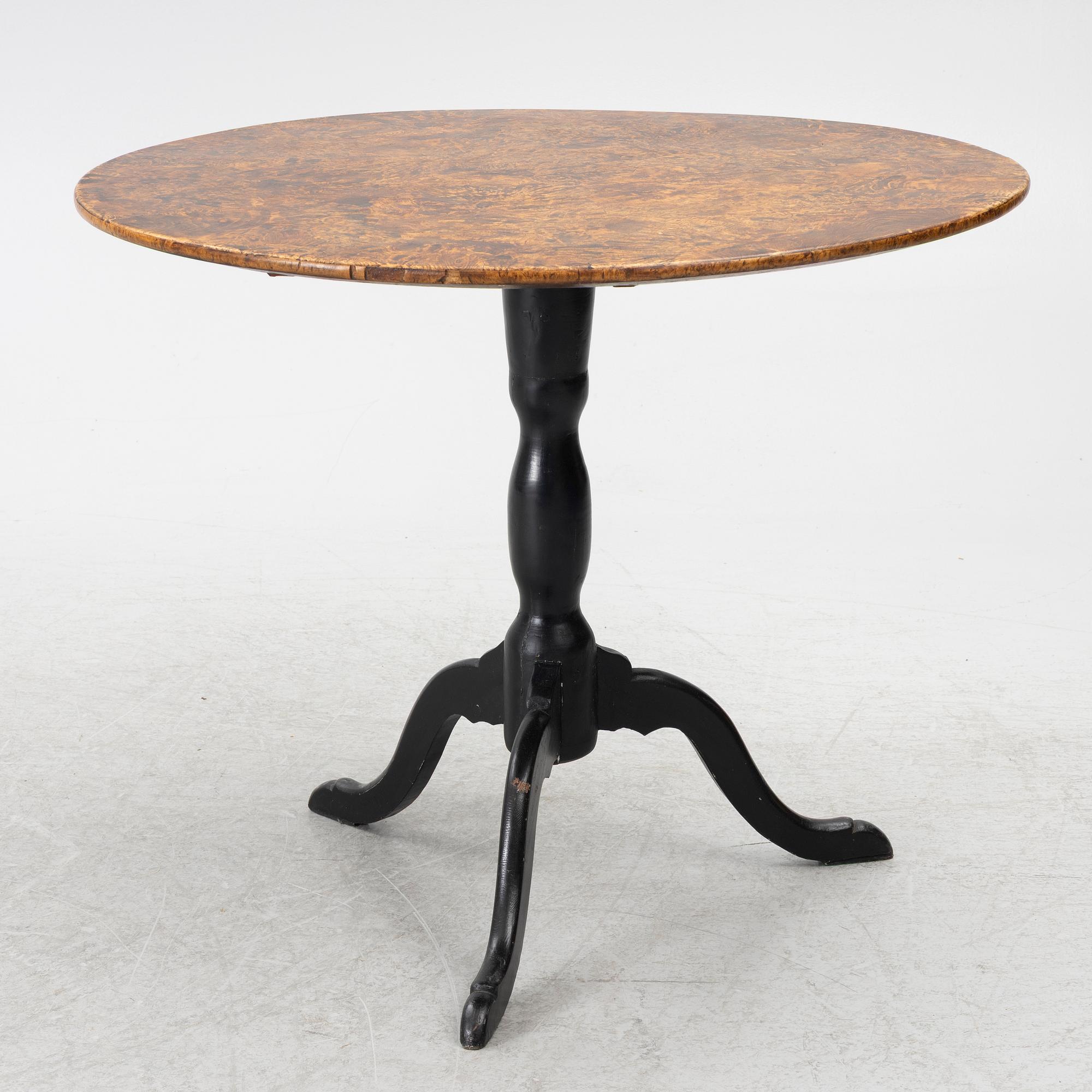 A folding table, Mälardalen, first half of the 19th century.
