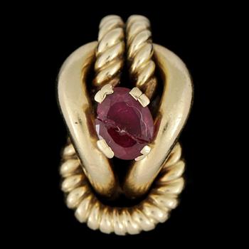 RING, 18k guld. Vikt 25g.