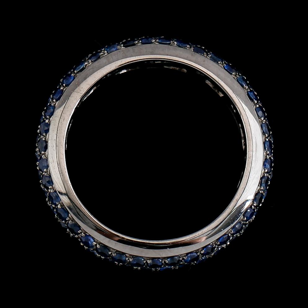RING, 18K rhodinerat/svärtat guld, blå safirer tot ca 2.60 ct.