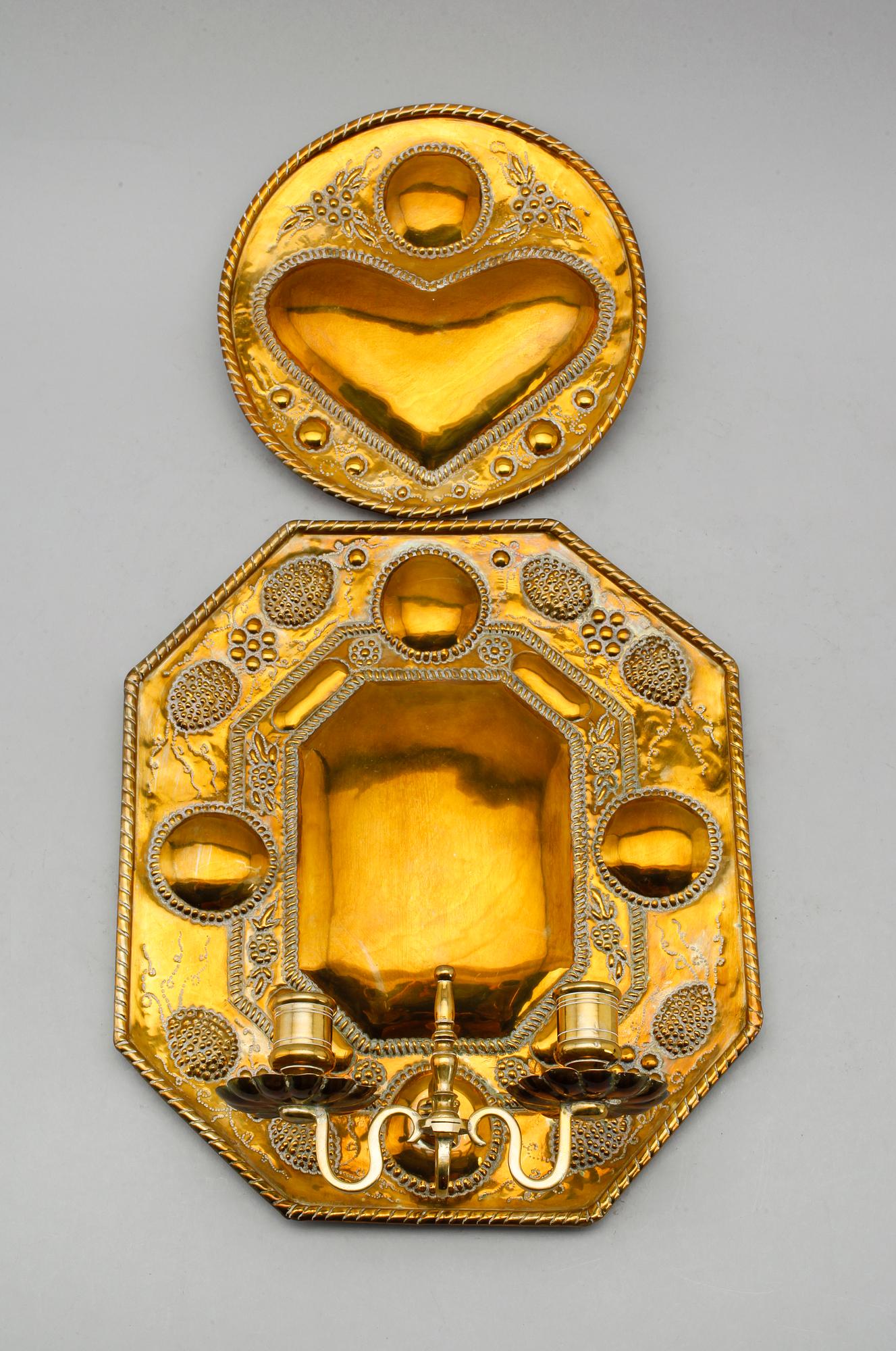 VÄGGPLÅT, mässing, 1800-tal.