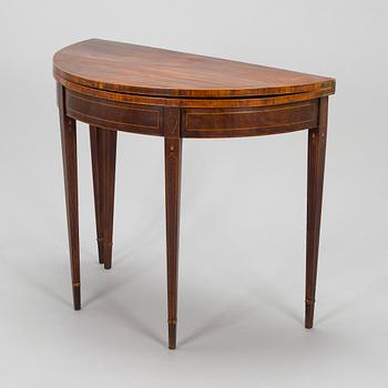 Pöytä/klaffipöytä, puolipyöreän muotoinen, Englanti, 1700-luvun loppu.