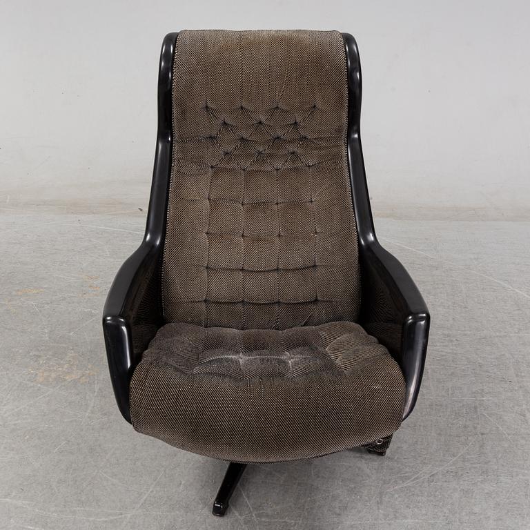 Alf Svensson & Yngve Sandström, a set of three 'Galaxy' easychairs for Dux.