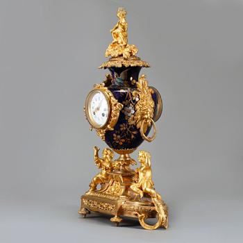 BORDSUR, nyrokoko, möjligtvis Frankrike, 1800-talets slut.