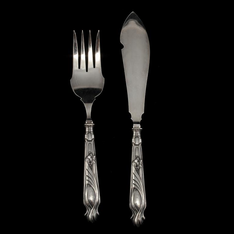 SERVERINGSBESTICK, ett par, silver,  troligen Claes Emil Andrén, Göteborg, jugend, 1900-talets första del. Vikt 215 cm.
