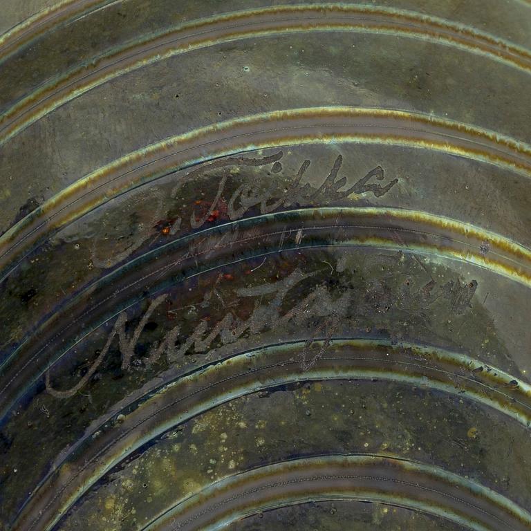 Oiva Toikka, a glass bird signed O. Toikka Nuutajärvi.