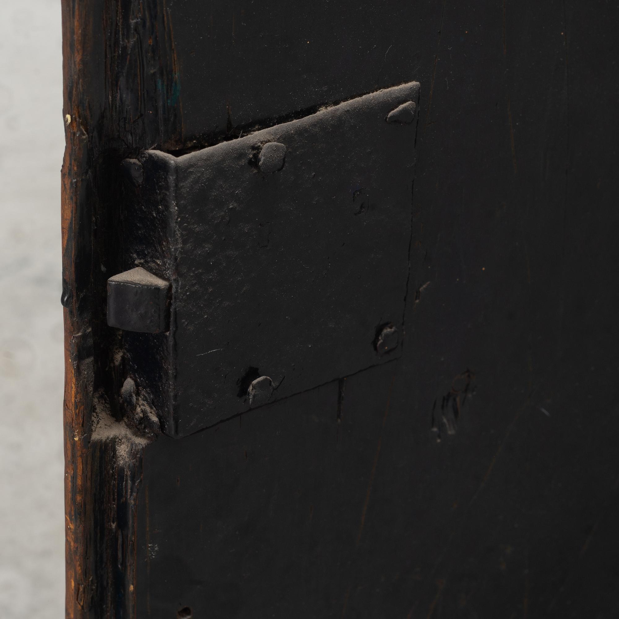 A Swedish provincial corner cabinet, 18th century.
