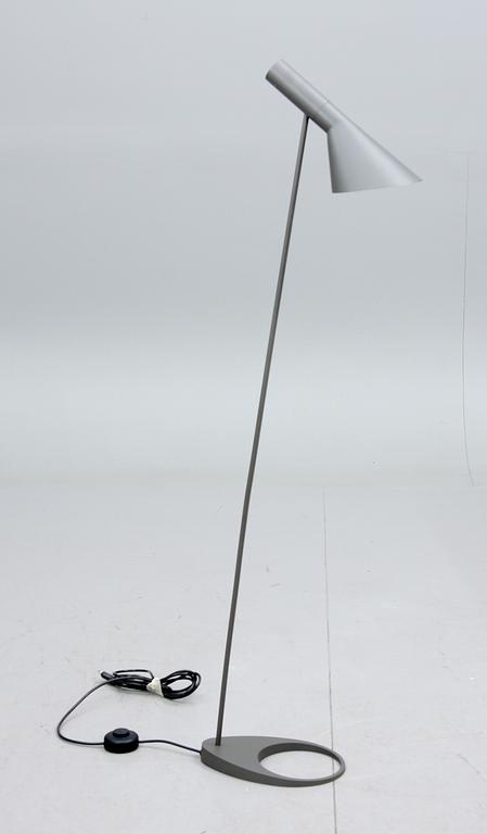 GOLVLAMPA, "AJ Lampan", Arne Jacobsen, 1900-talets andra hälft.