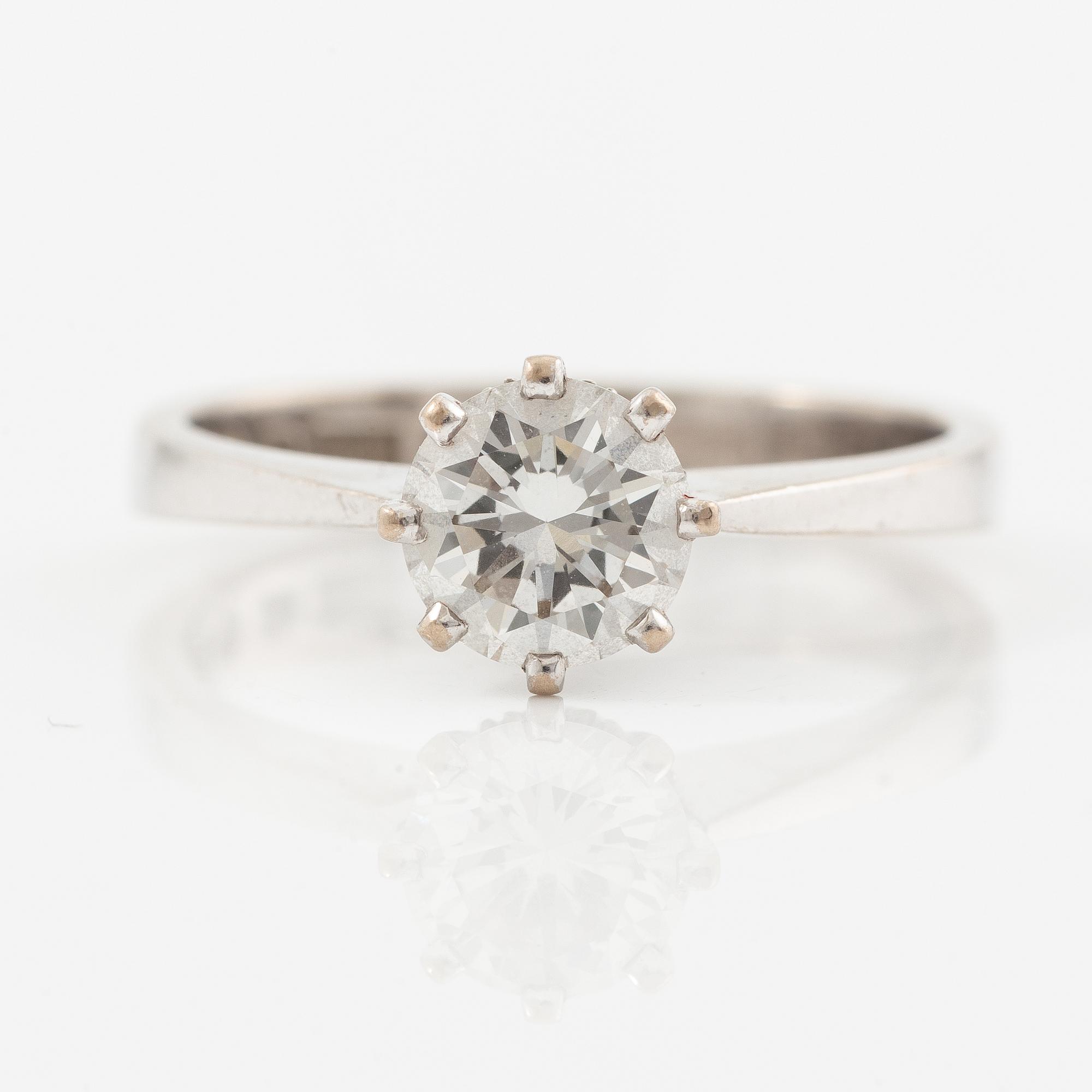 Ring in 18K white gold with brilliant-cut diamond 0.95 ct.