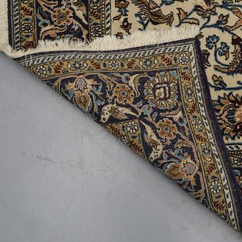 MATTA, troligen Isfahan, old, 141 x 233 cm.