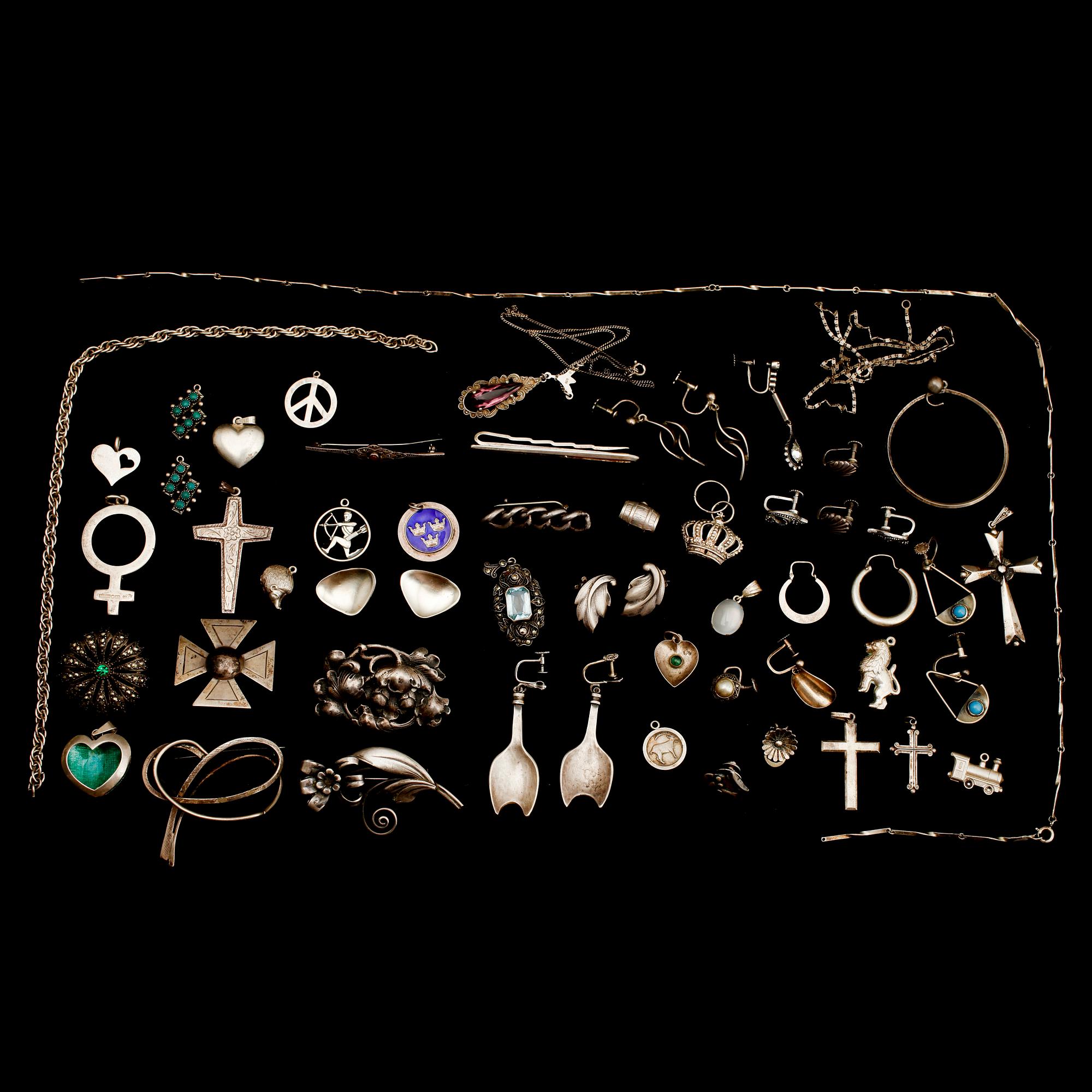 SAMLING SILVERSMYCKEN, 1900-tal. Vikt ca 195 g.