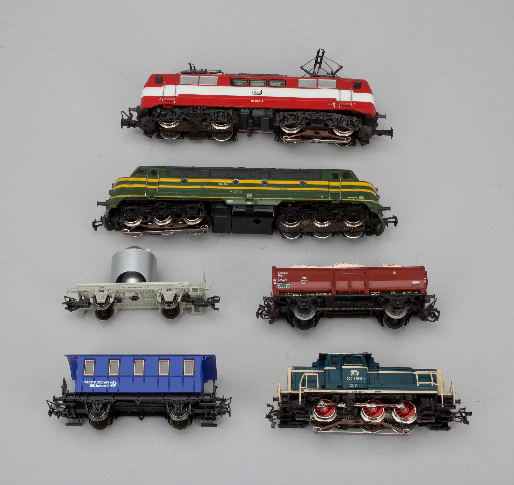 LOK, 3 st + TÅGVAGNAR, 3 st, Märklin, Tyskland.