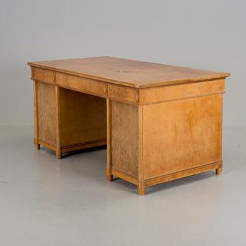 SKRIVBORD, Karl-Johan-stil, 1900-talets början.