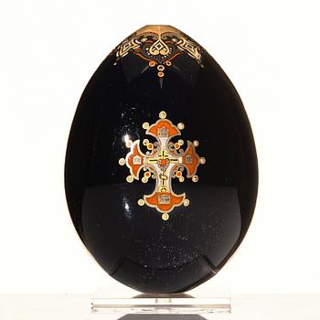 A Russian porcelain Easter Egg, late 19th Century, presumably Imperial Porcelain manufactory, St Petersburg.