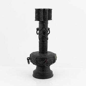 A bronze arrow vase, Qing dynasty, China.