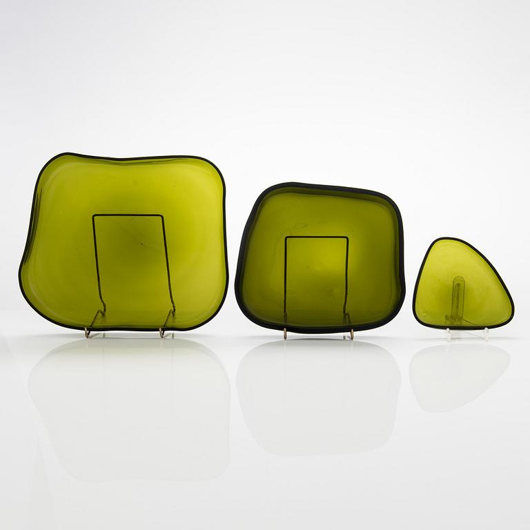 Alvar Aalto, three '3900-37-39-40' plates signed Alvar Aalto Iittala -56.