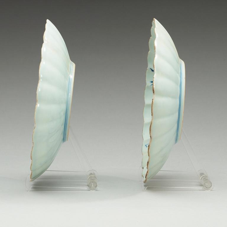 A pair of blue and white Transitional dishes, 17th Century, with Chenghua six character mark.