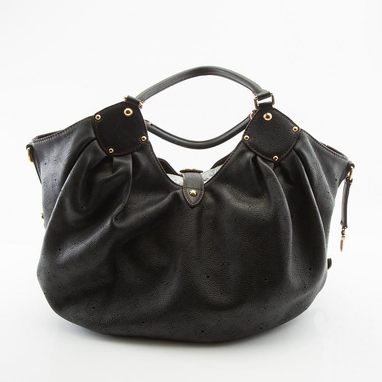 Louis Vuitton,.