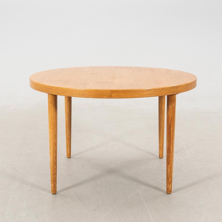 Omann Jr Dining Table Jun's Møbelfabrik A/S, Denmark 1960s.