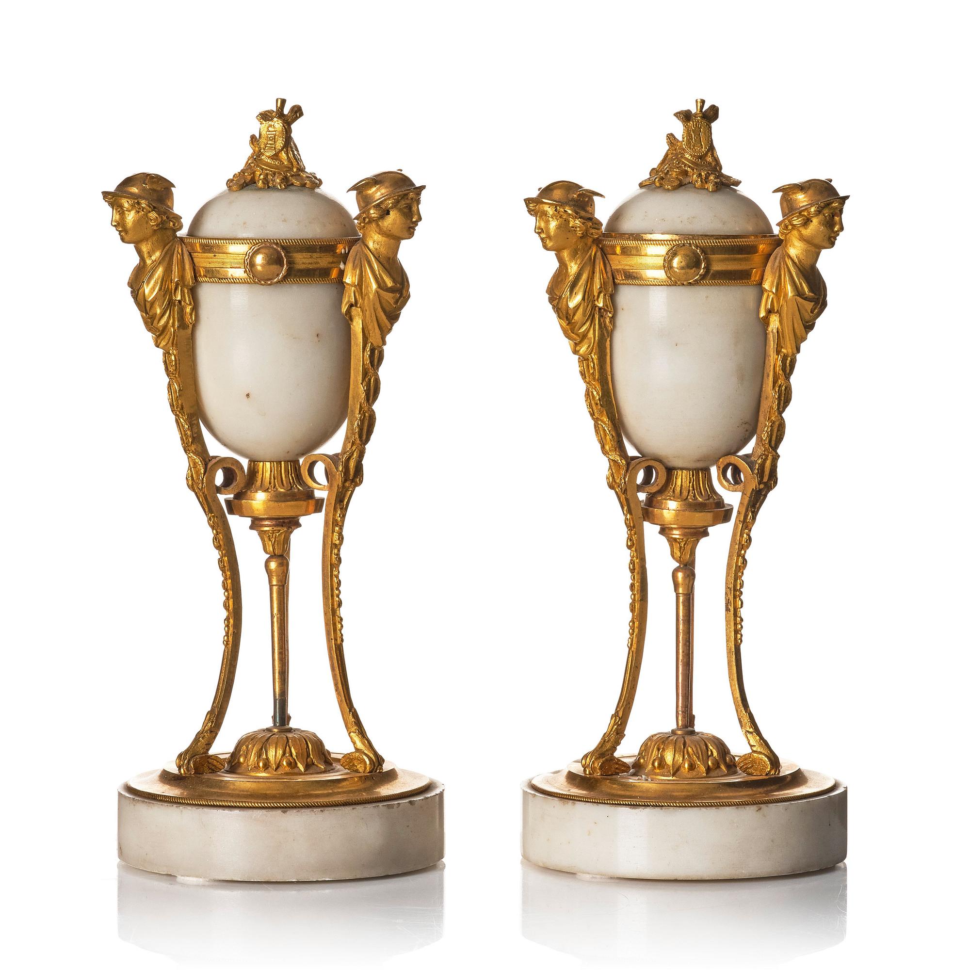 Cassoletter ett par, Frankrike omkring 1790. Louis XVI.