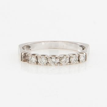Ring half eternity 18K white gold with round brilliant-cut diamonds.