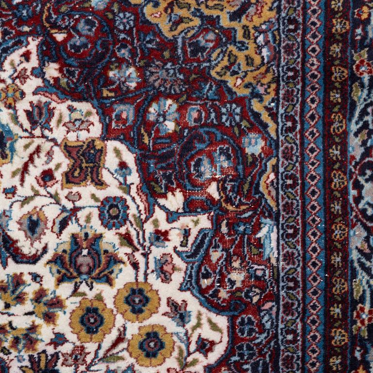 Carpet, Isfahan, 200 x 125 cm.