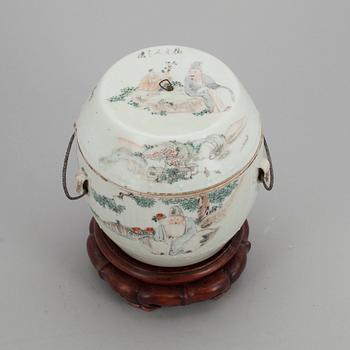 KÄRL med LOCK, porslin, Kina ca 1900.
