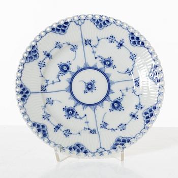 Royal Copenhagen service 49 pieces "Musselmalet", fully decorated in blue.